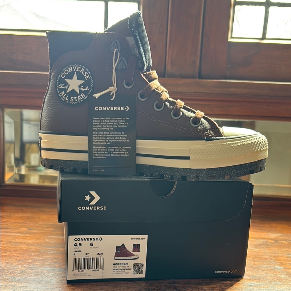 Converse City Trek Waterproof Hi - size 6
